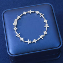 Cargar imagen en el visor de la galería, Pulsera Cruz + Trébol Moissanitas-Plata Ley 925