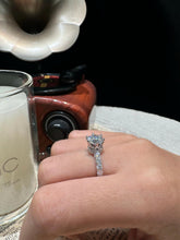 Cargar imagen en el visor de la galería, Anillos Solitarios Dama Moissanitas-Plata Ley 925