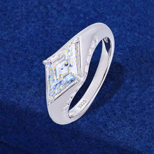 Cargar imagen en el visor de la galería, Anillo Corte Rombo Solitario Plata Ley 925-Moissanitas