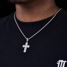 Cargar imagen en el visor de la galería, Dije Cruz Plata Ley 925-Moissanitas