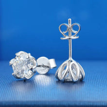 Cargar imagen en el visor de la galería, Topitos Flor Moissanitas-Plata Ley 925
