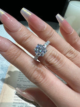 Cargar imagen en el visor de la galería, Anillos Solitarios Dama Moissanitas-Plata Ley 925
