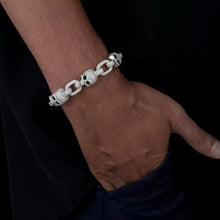 Cargar imagen en el visor de la galería, Pulsera Calaveras Plata Ley 925-Moissanitas
