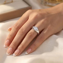 Cargar imagen en el visor de la galería, Anillo Corte Rombo Solitario Plata Ley 925-Moissanitas
